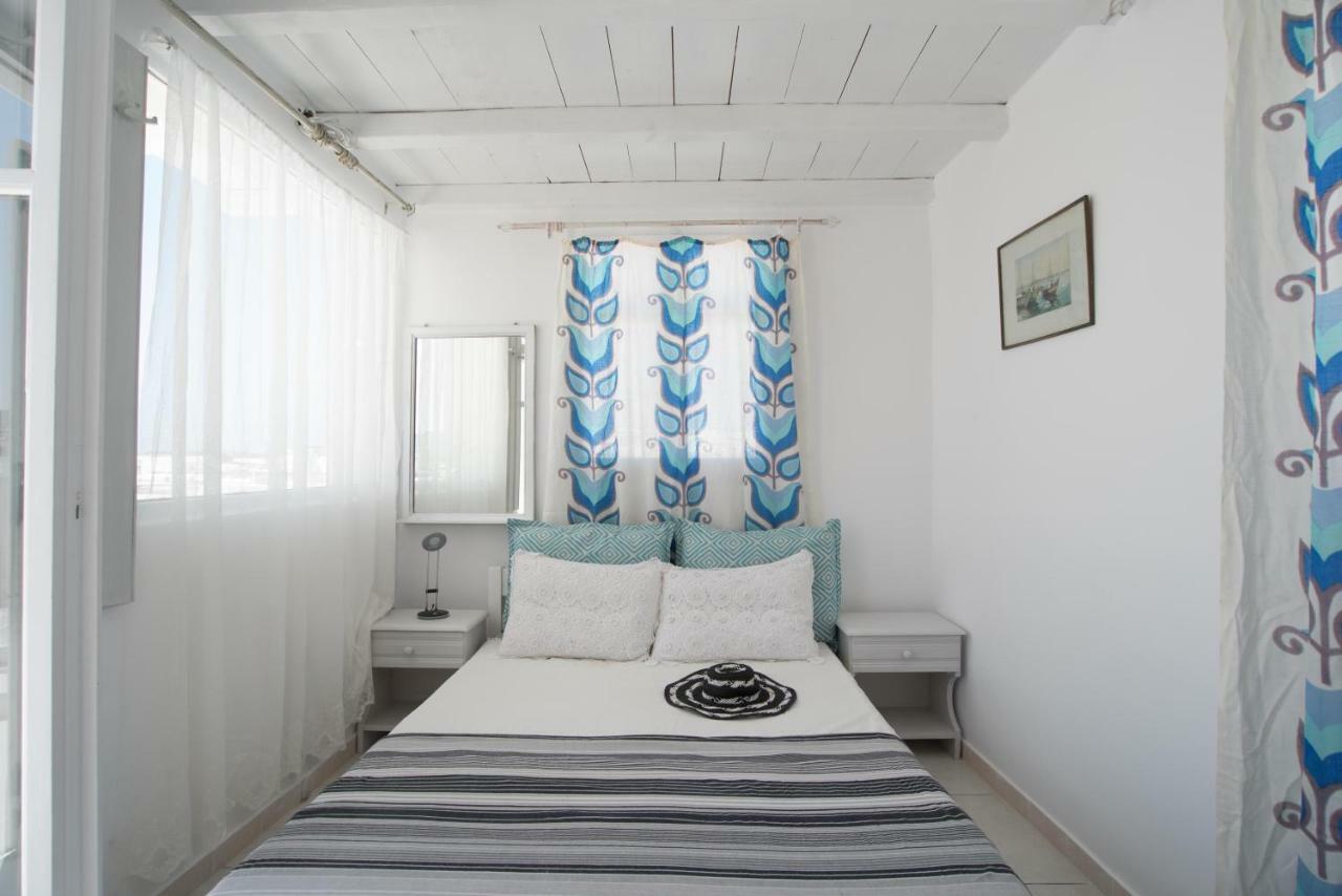 Homebase Parikia  Bagian luar foto