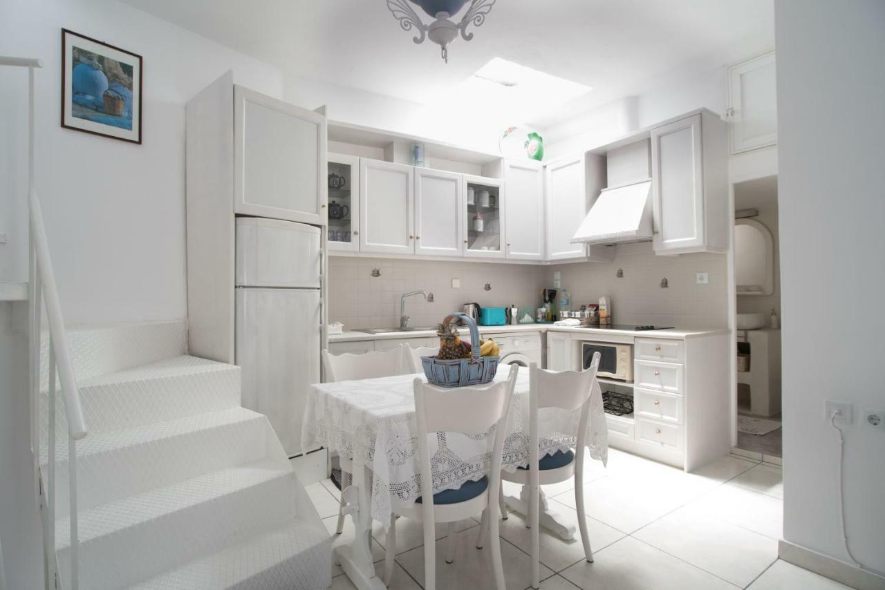 Homebase Parikia  Bagian luar foto